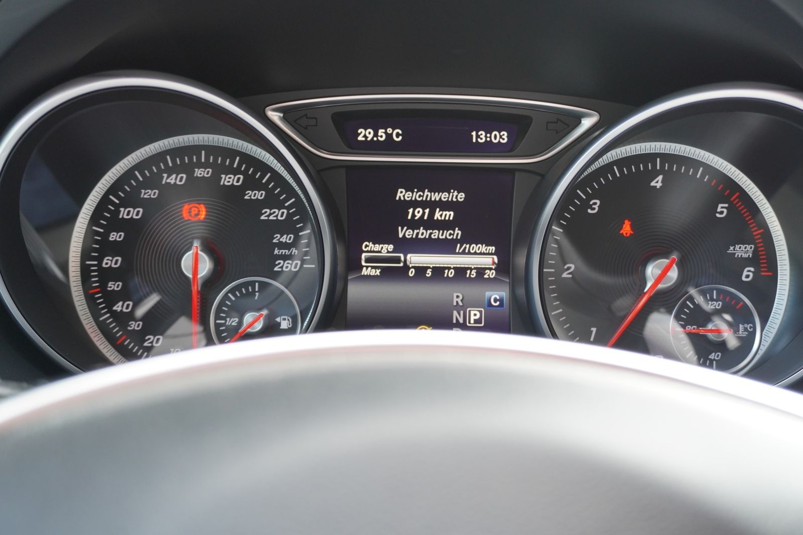 Mercedes-Benz GLA 220d AMG Line LED Navi Pano AHK 360 SHZ foto 22