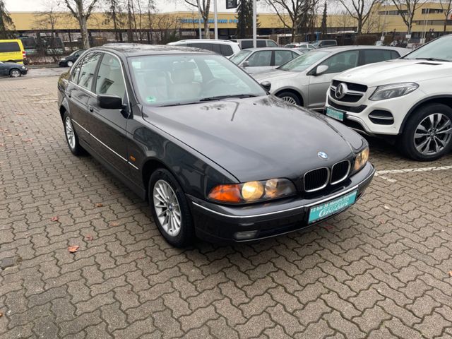 BMW 528i A