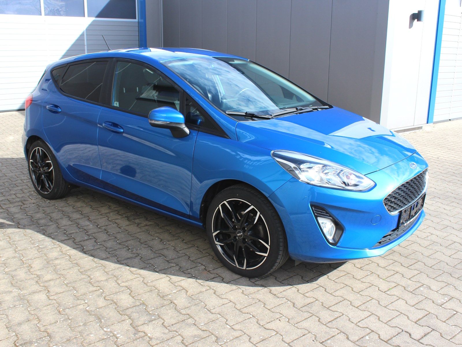 Fahrzeugabbildung Ford Fiesta Cool & Connect 1,0 EcoBoost Start/Stopp