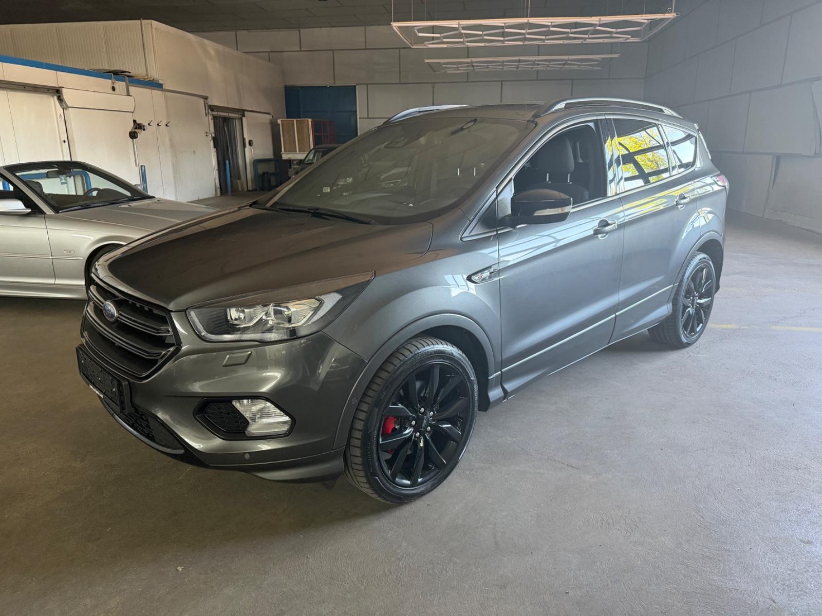 Ford Kuga ST-Line Pano
