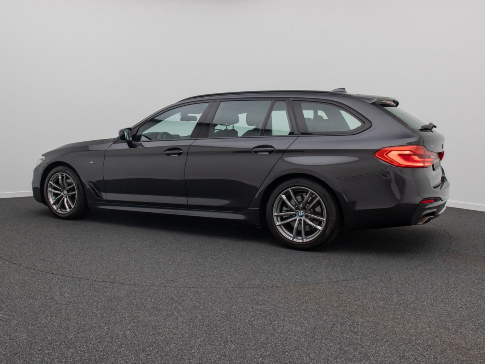 Fahrzeugabbildung BMW 520d xD M Sport LED Alarm DAB Kamera Parkassist