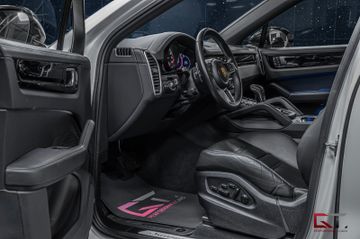 Porsche Cayenne - 9