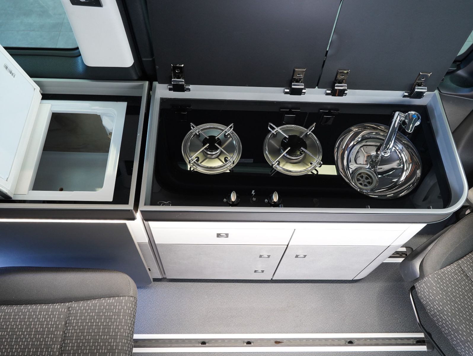 Fahrzeugabbildung Mercedes-Benz Vito Tourer 119 CDI Pro 4x4 lang PÖSSL/KÜCHE