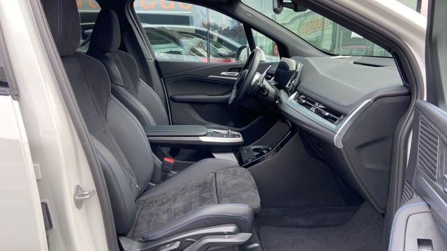 Fahrzeugabbildung BMW 220 Baureihe 2 Active Tourer 220 i M Sport NAVI+