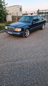 Mercedes-Benz mercedesw124e420 v8 - Mercedes-Benz E 420 mit Benzin-Antrieb
