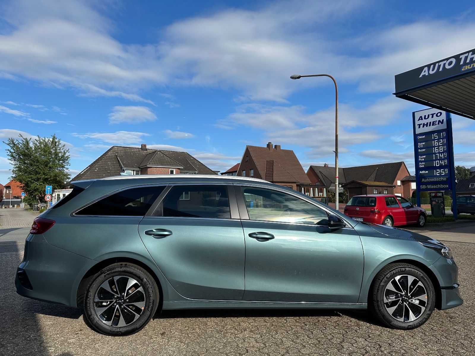Fahrzeugabbildung Kia Ceed Sportswagon 1.0 T-GDi DCT Navi/GRA/Shzg/PDC
