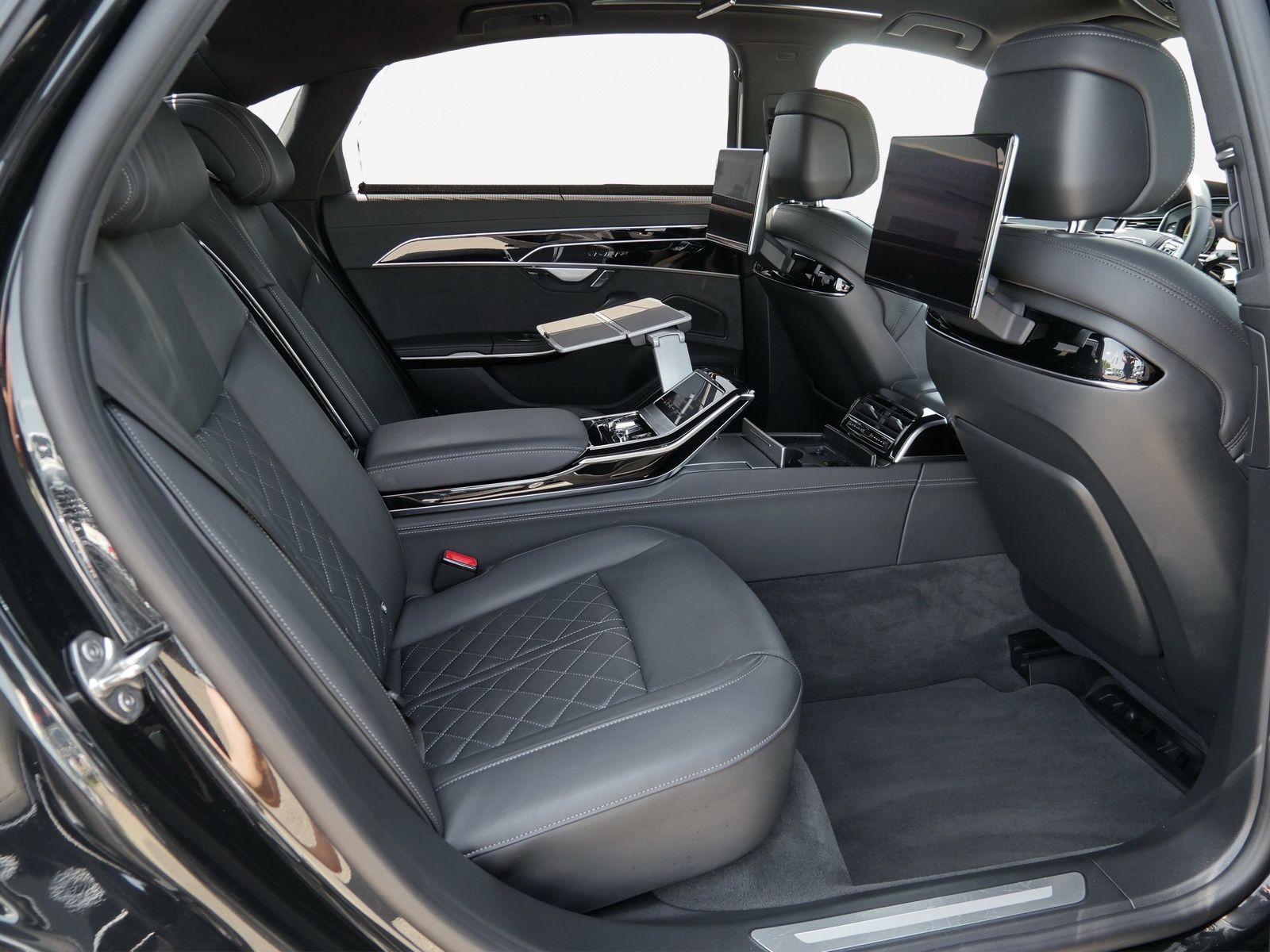 Audi A8 - Bild 17