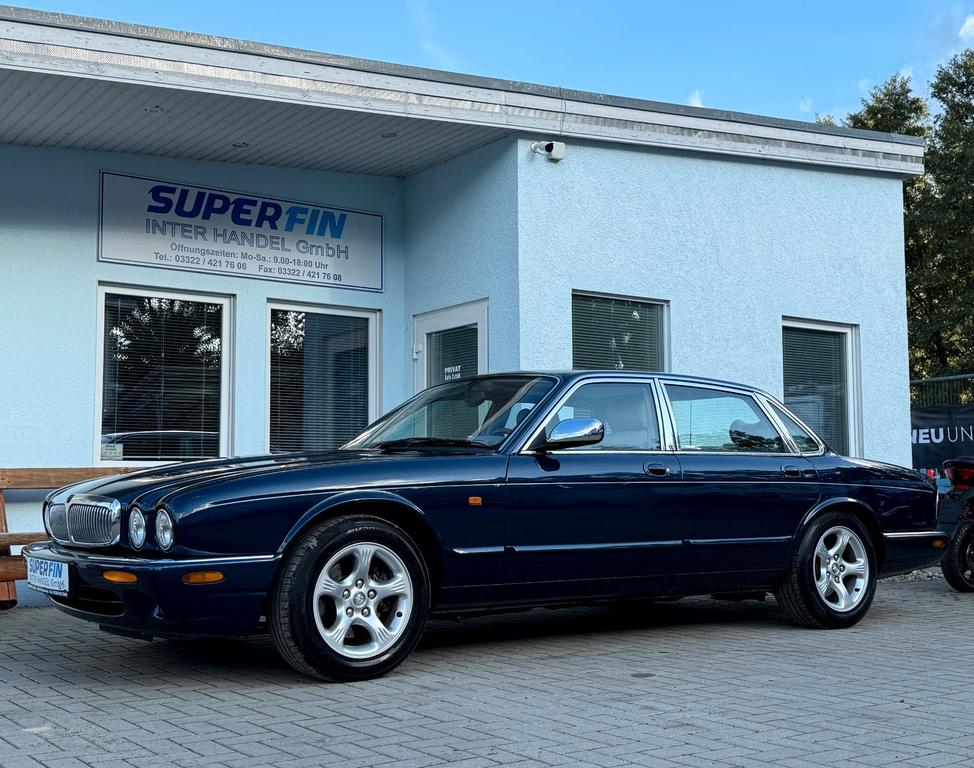 Jaguar XJ