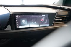 AUDI Q5 Sportback e-Hybrid | Tech pro | Pano | Carbon AUDI Q5 Sportback e-Hybrid | Tech pro | Pano | Carbon