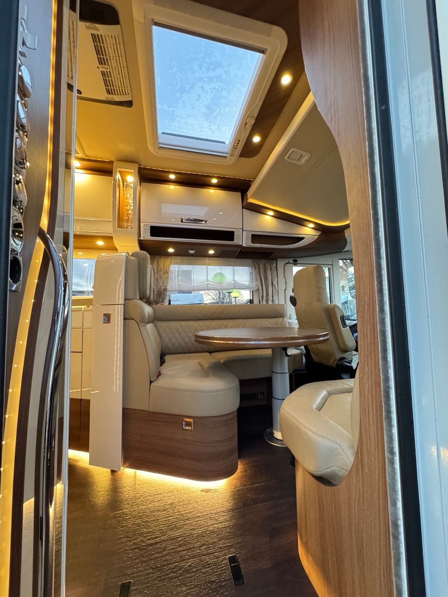 Fahrzeugabbildung Carthago Chic e-line I 51 QB MERCEDES 418 CDI 9GT 1.HAND