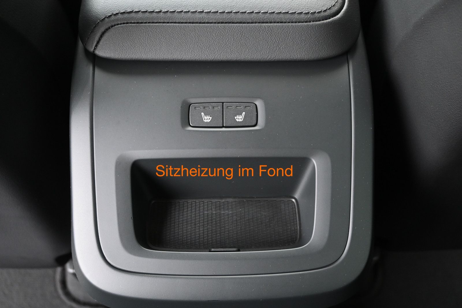 Fahrzeugabbildung Volvo XC60 B4 D Plus Dark °ACC°STANDHEIZ°360°KAM°HARM°