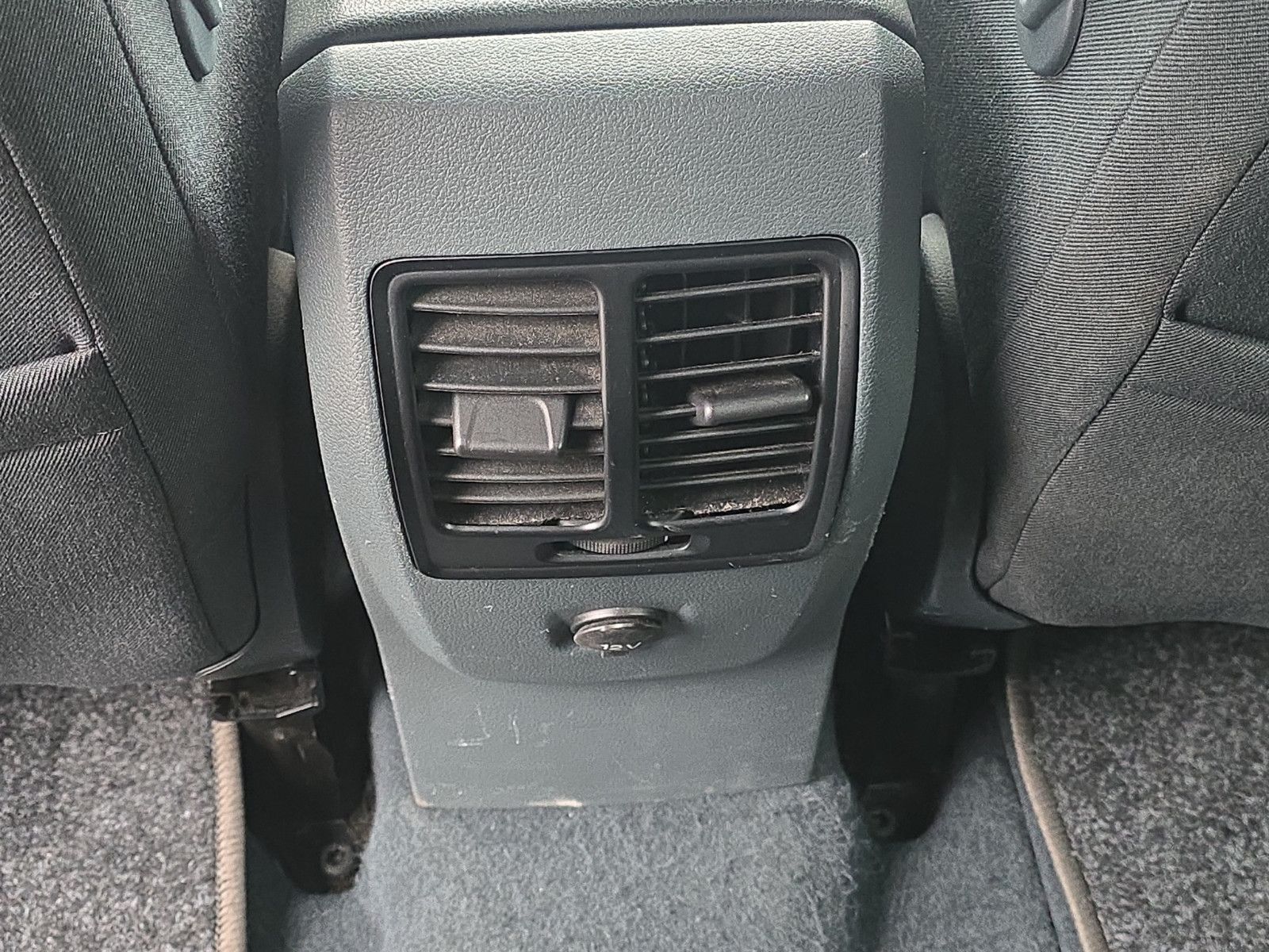 Fahrzeugabbildung Ford Grand C-MAX Titanium 7-SITZER AUTOMATIK TEMPOMAT