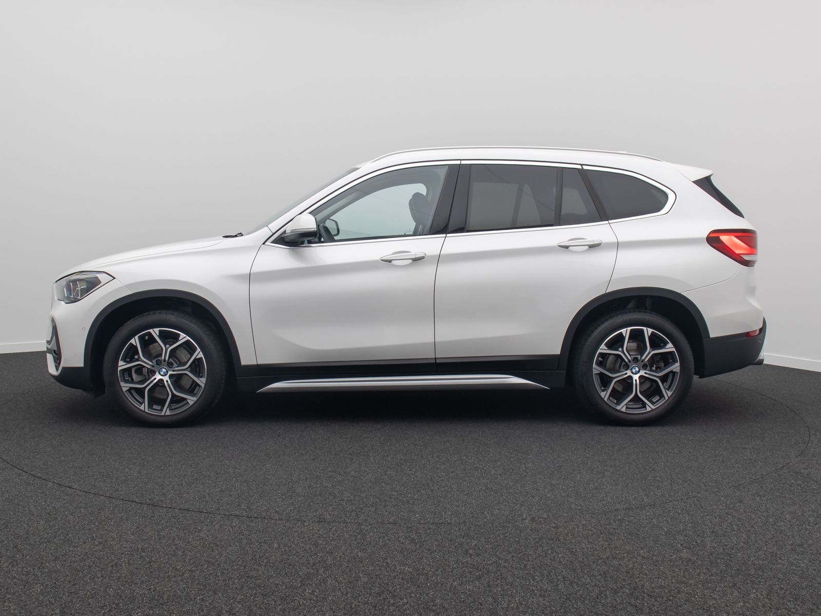 Fahrzeugabbildung BMW X1 xD20d xLine DAB Kamera Panorama Leder Sport
