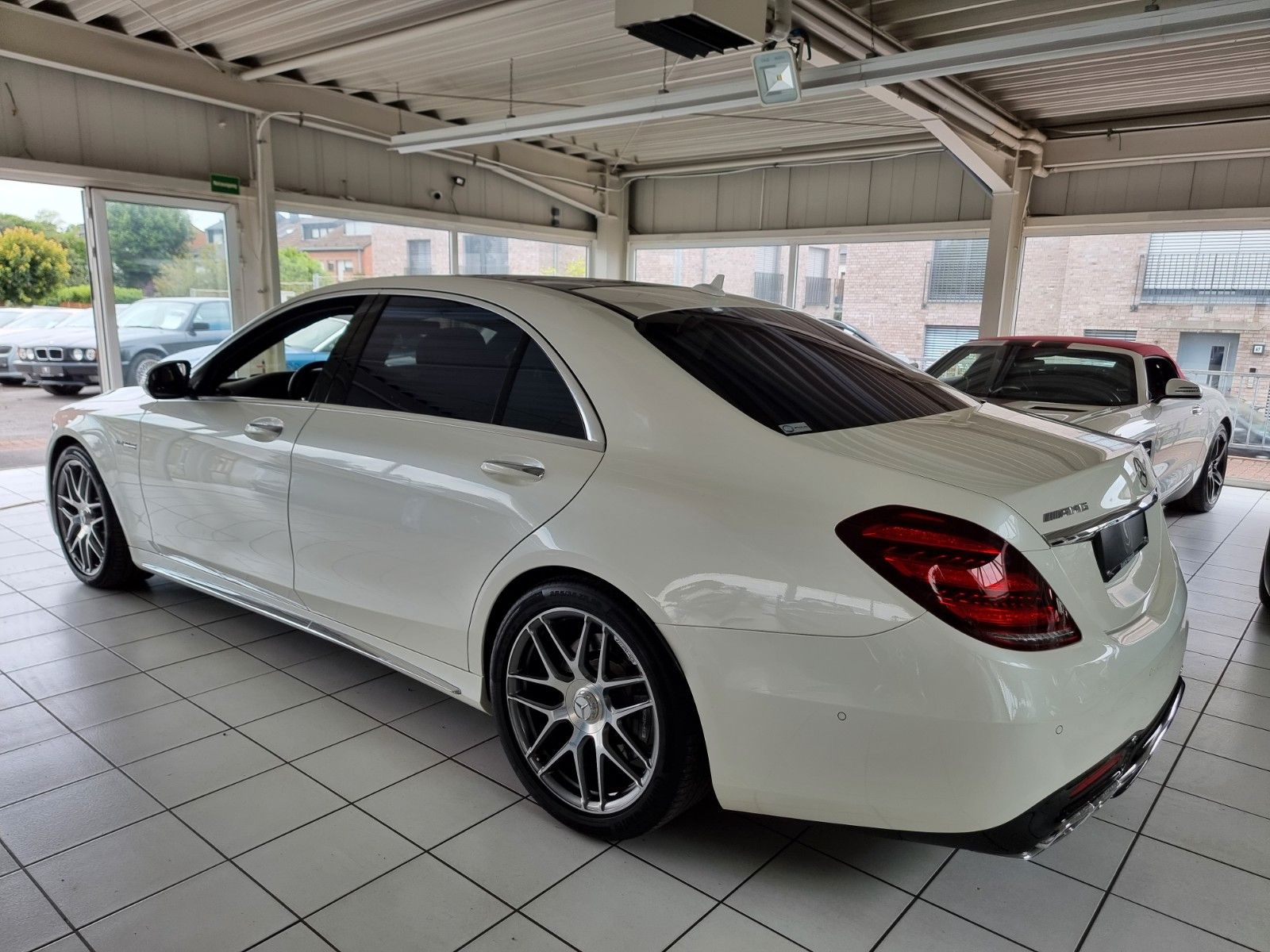 Fahrzeugabbildung Mercedes-Benz S 63 AMG/Facelift ohne OPF/Erstlack/Sammler