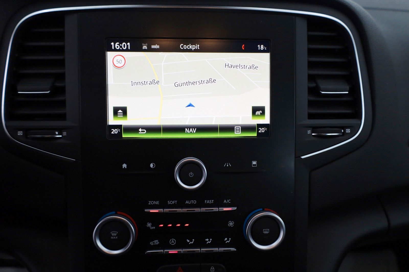 Fahrzeugabbildung Renault Megane IV Lim. 5-trg. Navi,City-/Safety-Paket