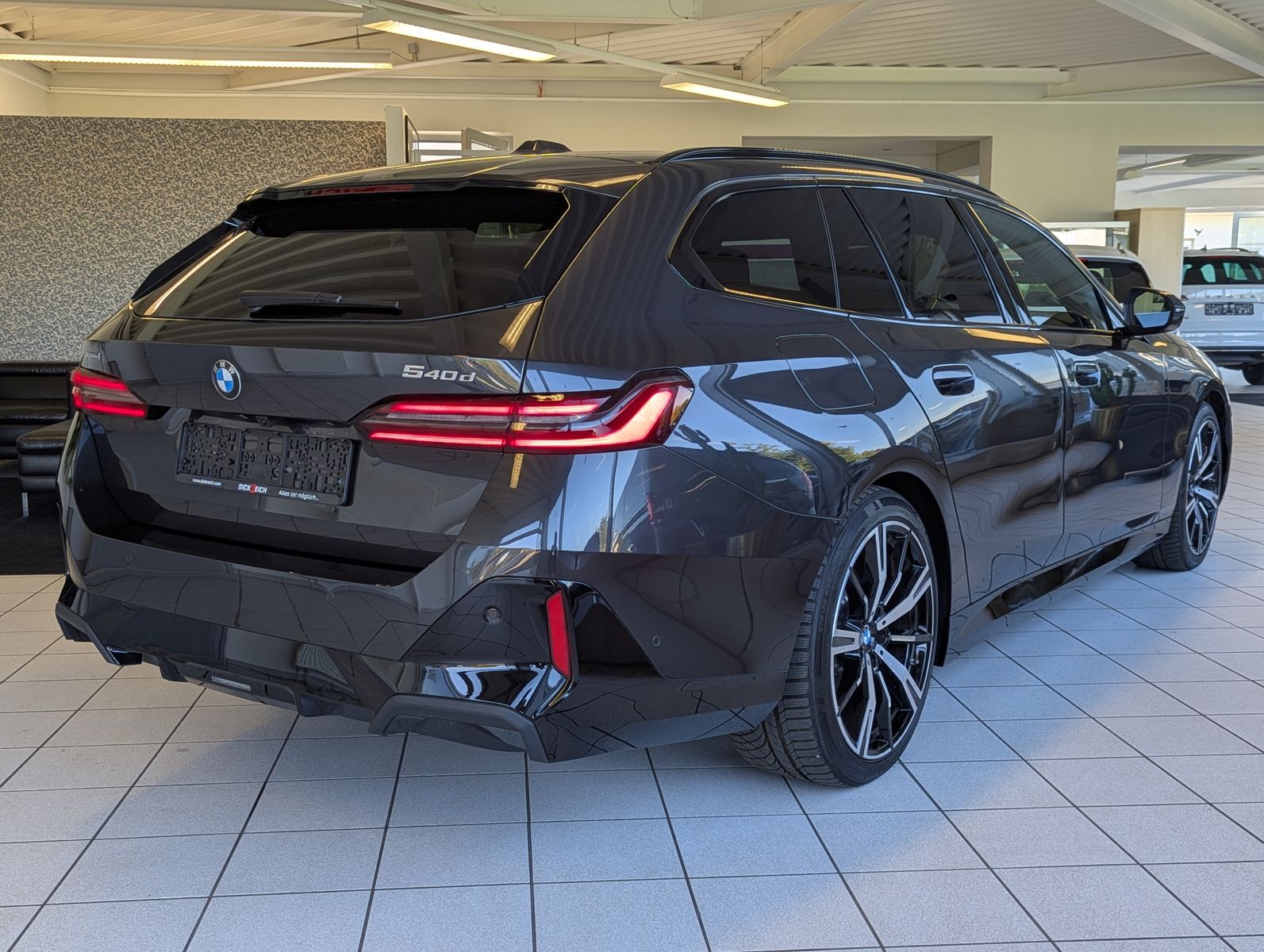 Fahrzeugabbildung BMW 540  d xD M-Sport PRO Pano Innov. Travel AHK 20"