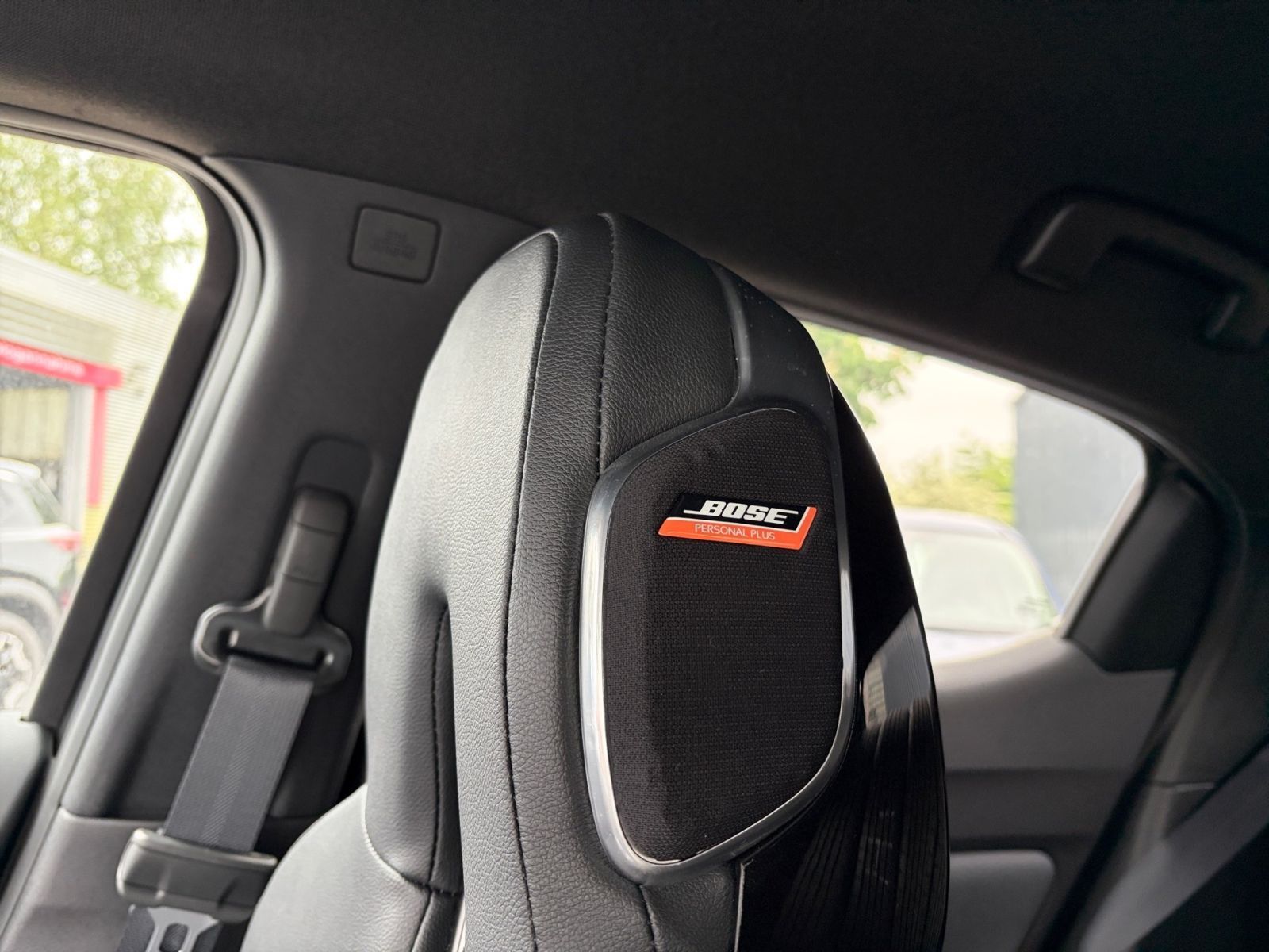 Fahrzeugabbildung Nissan Juke 1.0 DIG-T Tekna*AT*Navi*360°Kamera*SHZ*