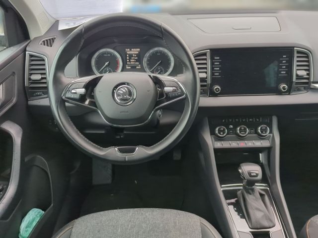 Fahrzeugabbildung SKODA Karoq 1.5 TSI DSG Clever AHK NAV FRONTSCHEIBENHZ