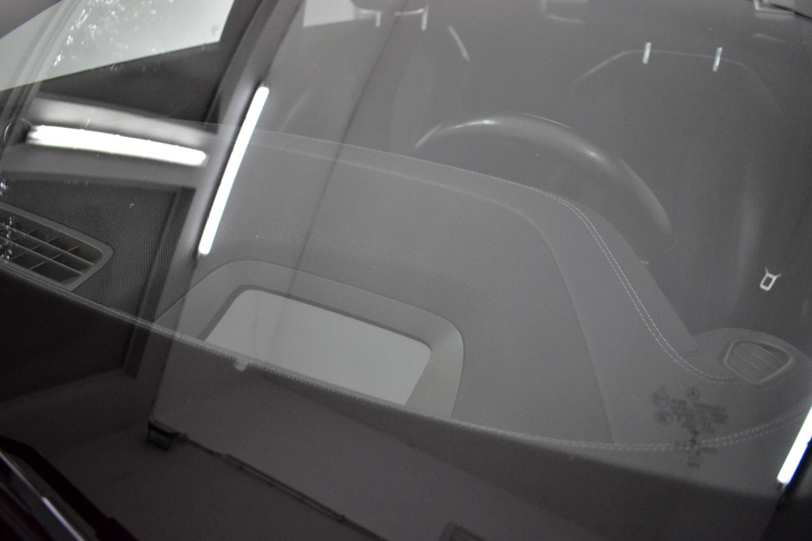 Fahrzeugabbildung Mercedes-Benz E 350e AMG Line,Leder,Navi,LED,HUD,Panor,360°+WR