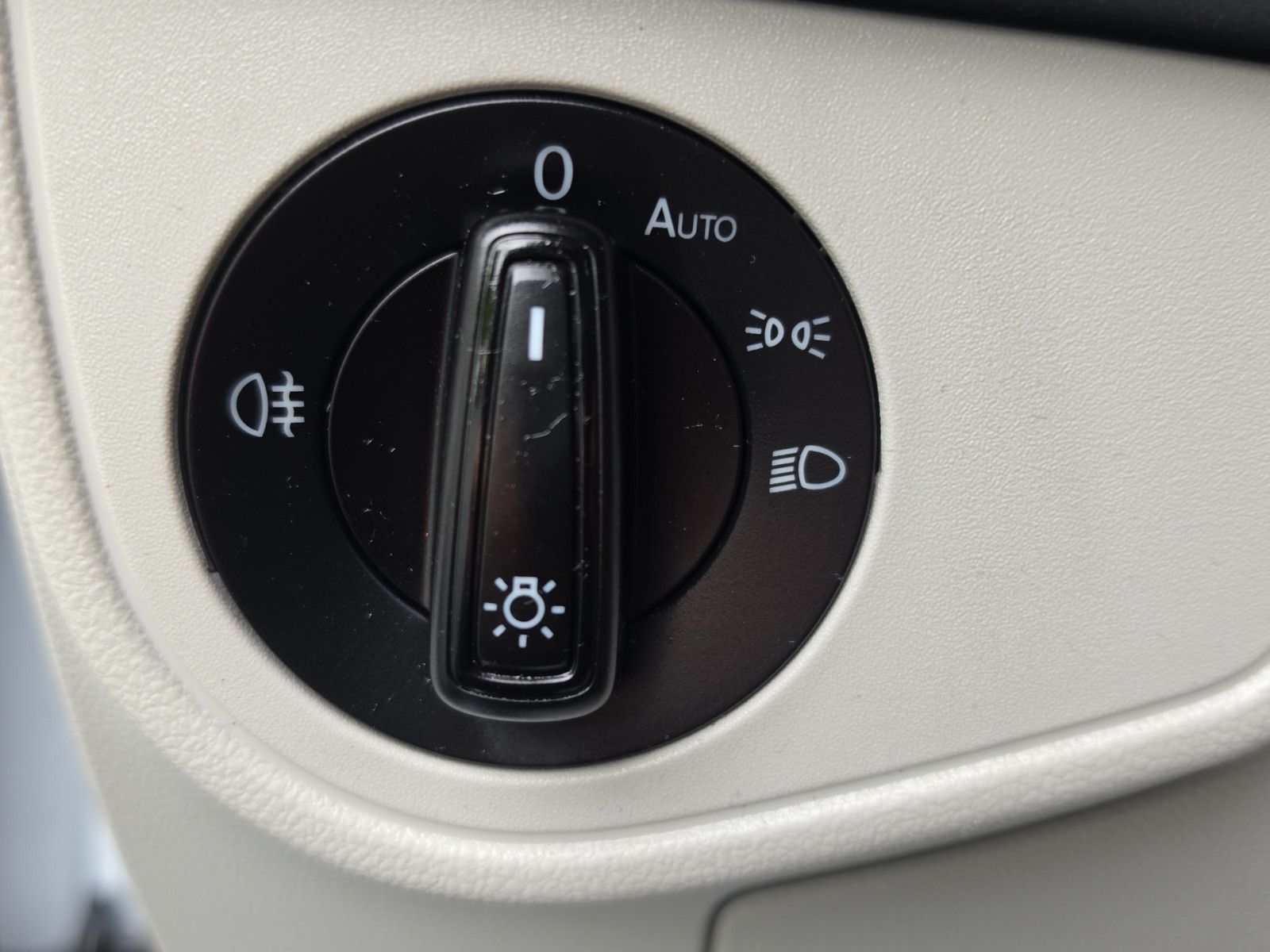 Fahrzeugabbildung Volkswagen Polo VI beats 1.HAND ACC LEDER NAVI DIGITACHO