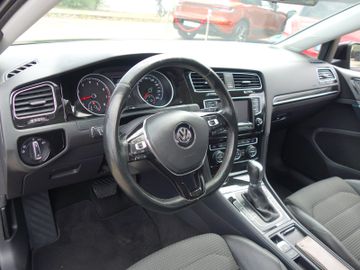 Volkswagen Golf - 9