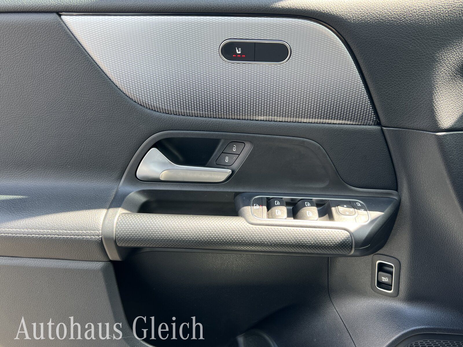 Fahrzeugabbildung Mercedes-Benz B 200 Style/Navi/Autom./Klima/LED/Park-Assist.