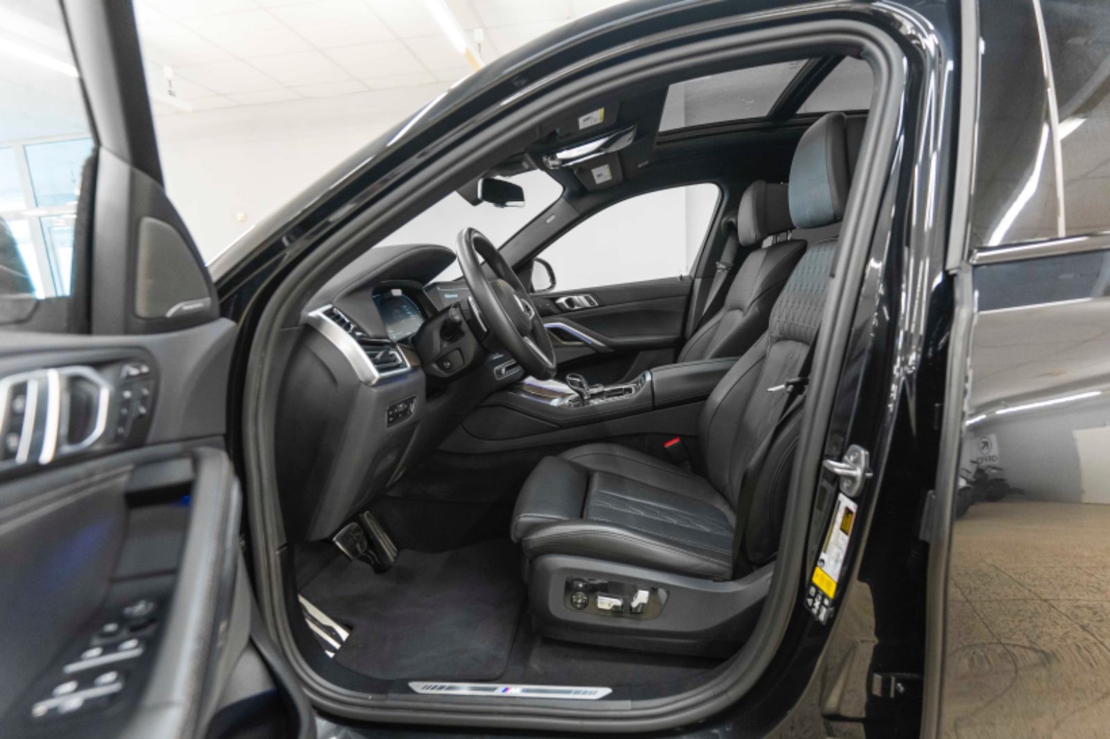 Fahrzeugabbildung BMW X6 40i xDrive M Sportpaket Harman Head up 360