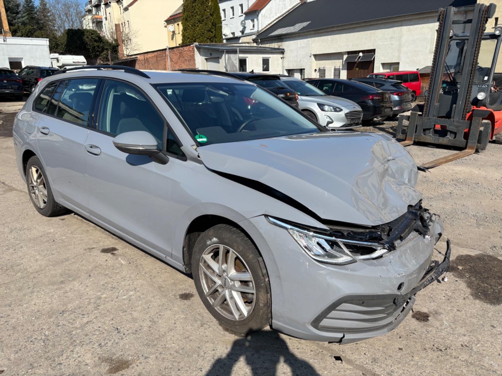 Volkswagen Golf VIII Variant Life