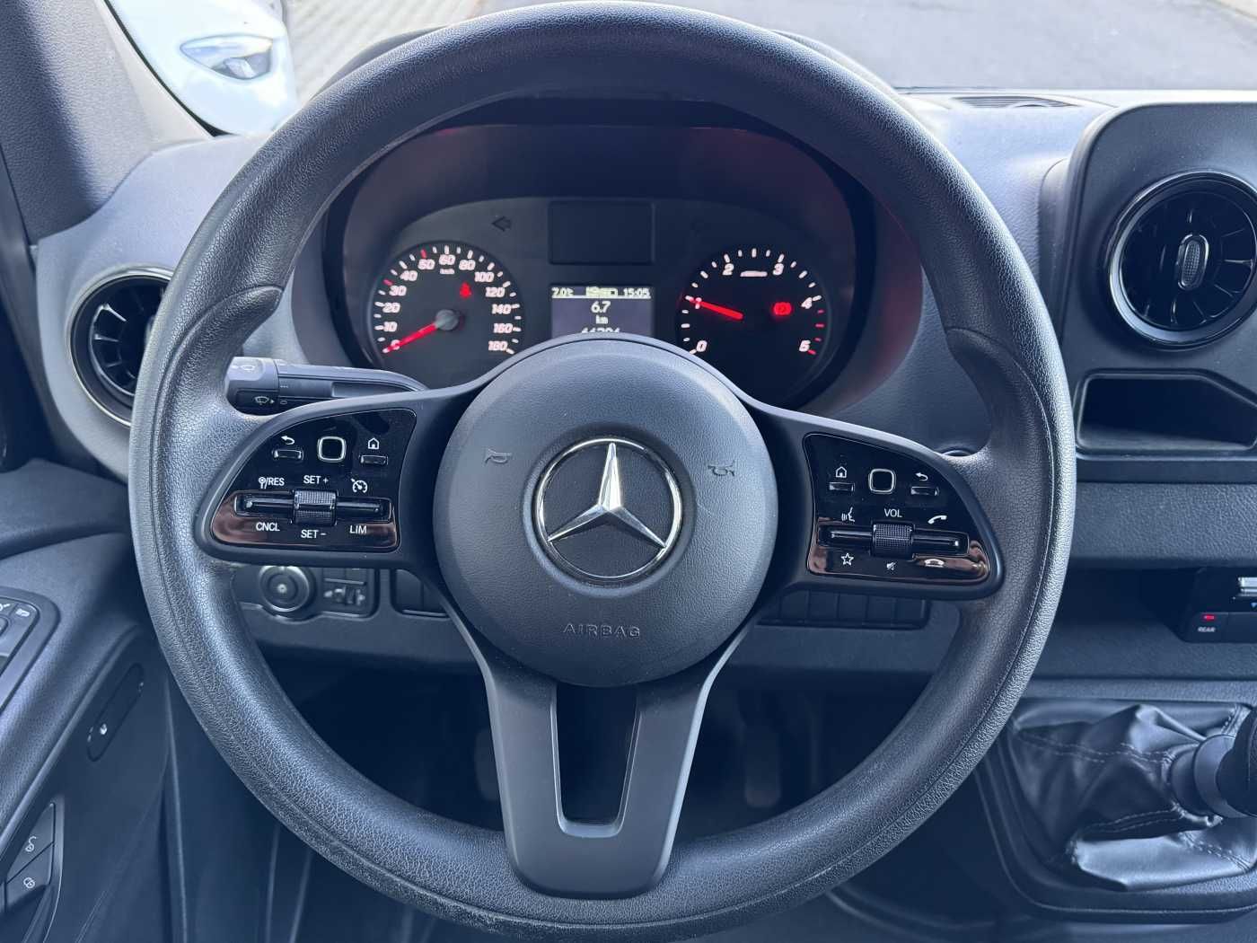 Fahrzeugabbildung Mercedes-Benz Sprinter 317 CDI Rollstuhl-/Behinderten-Lift AMF