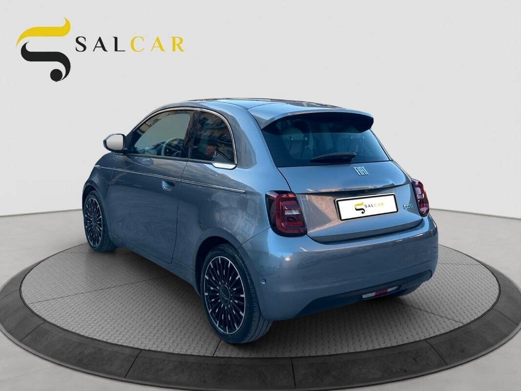 Fiat 500 500e Berlina 42 kWh La Prima 2022 imagem 2