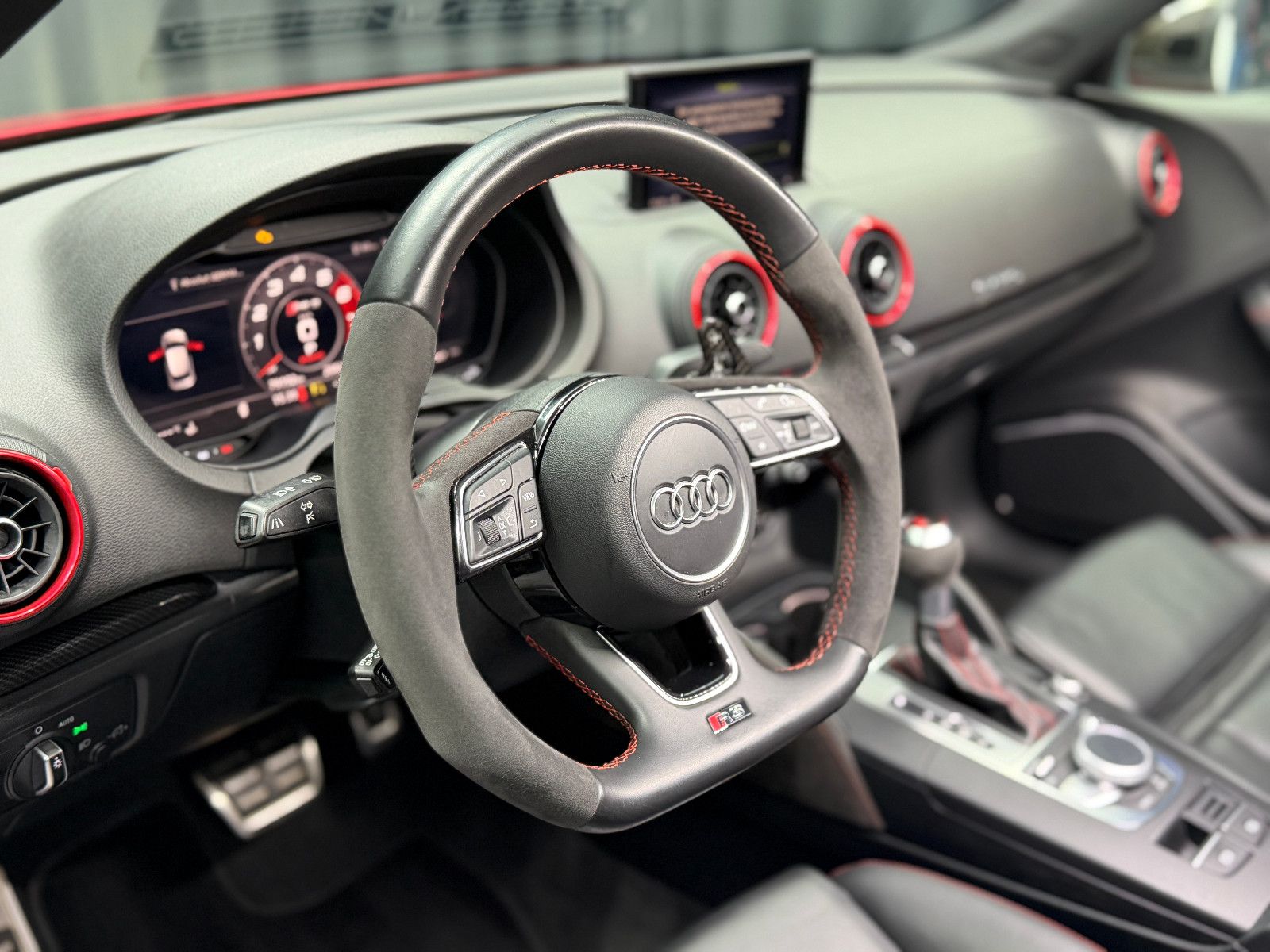 Fahrzeugabbildung Audi RS3 Sportback 2.5 TFSI|EVENTUR|BTMIRS-SITZ|B&O|