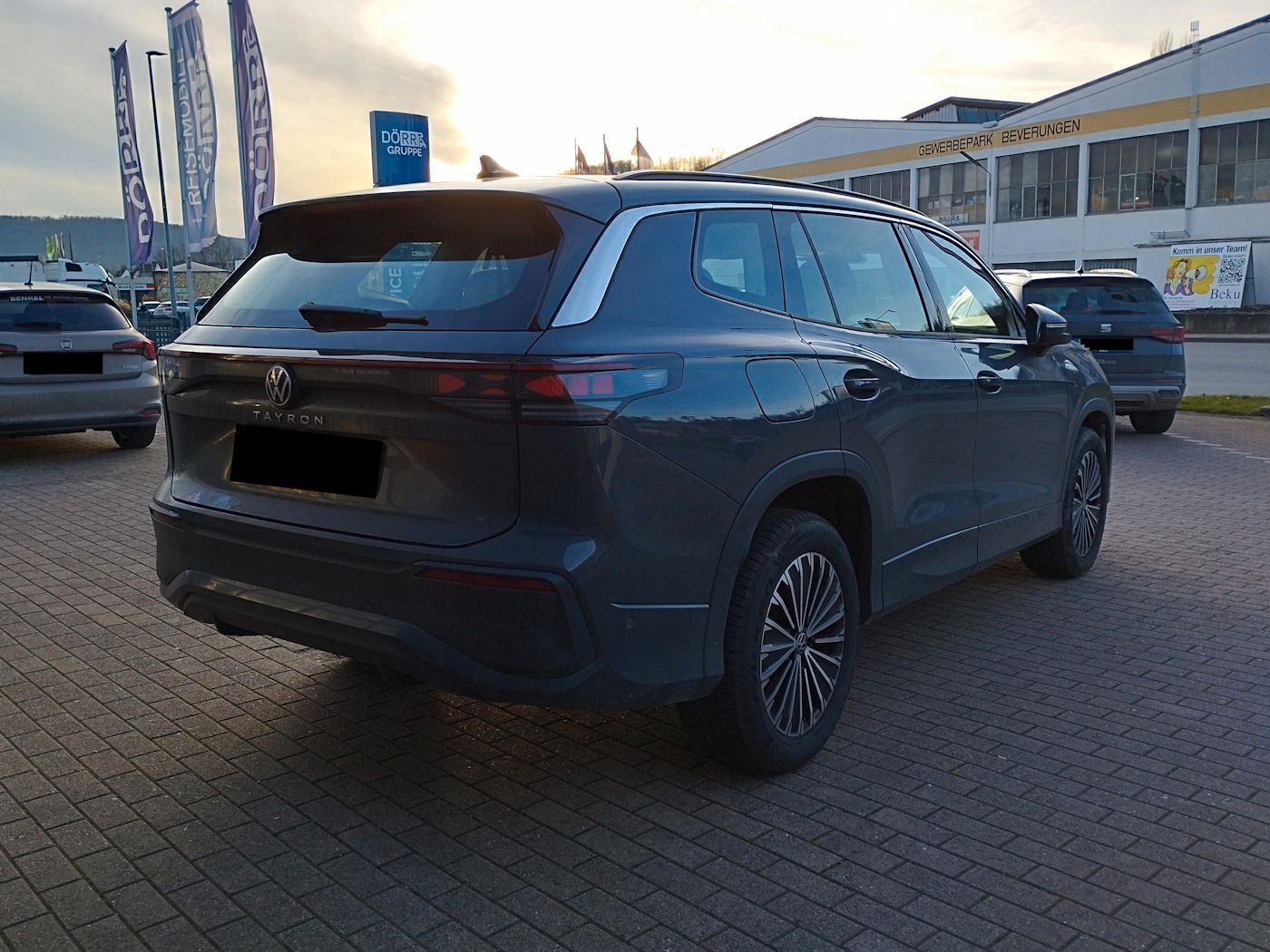 Fahrzeugabbildung Volkswagen Tayron 2.0 4Motion NEU64T 7-Sitzer Matrix AHK DC