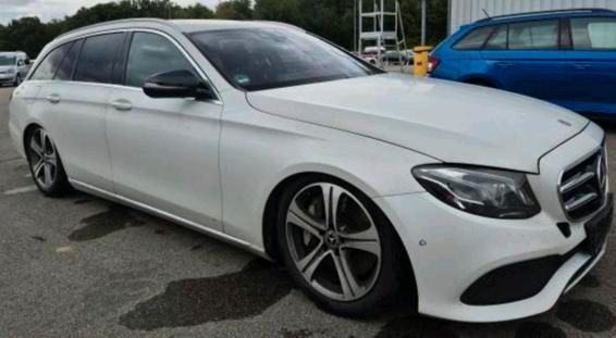 Image of Mercedes-Benz E 400