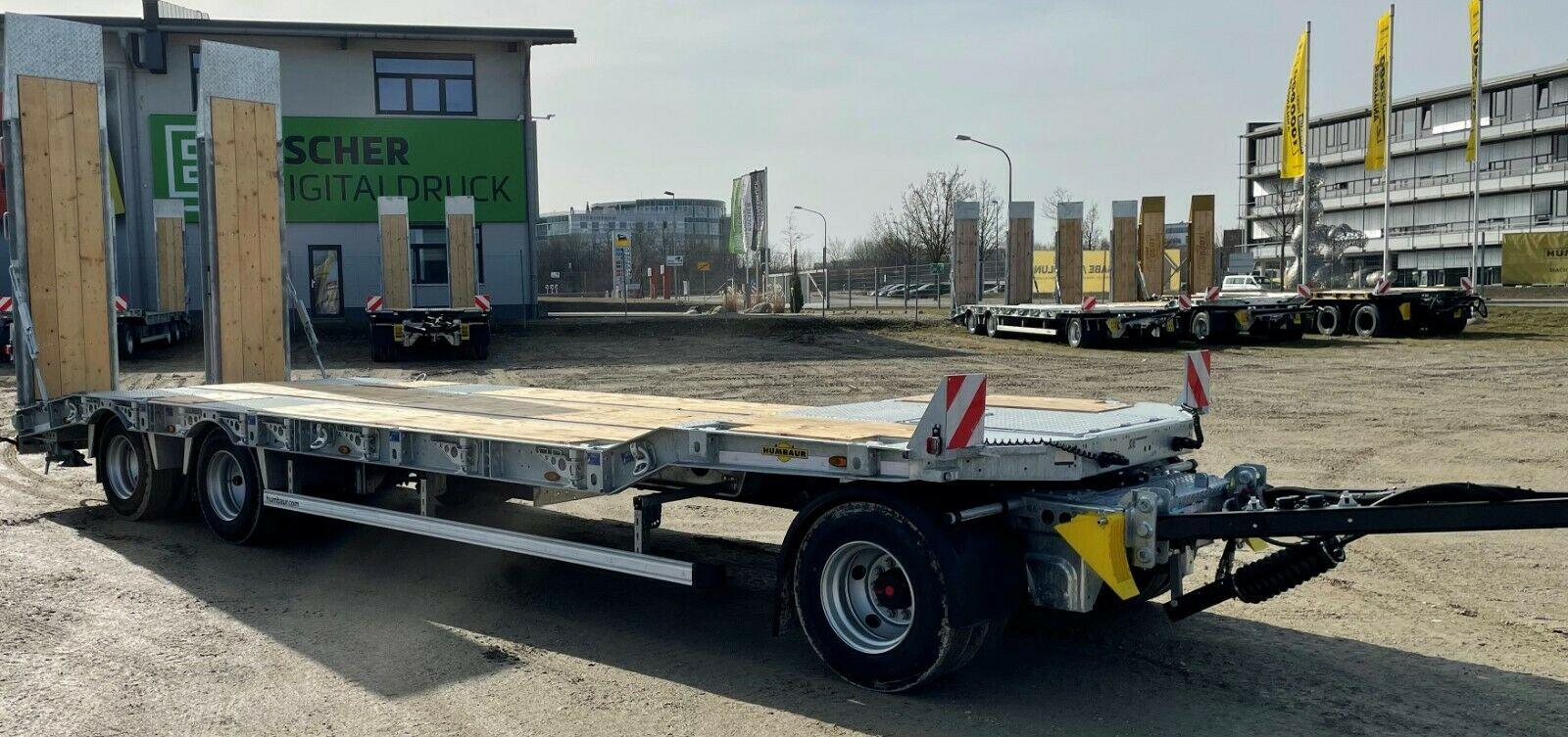 Humbaur 3-Achser Parabelfederung, LED+Zink+Warnp+3mPaket