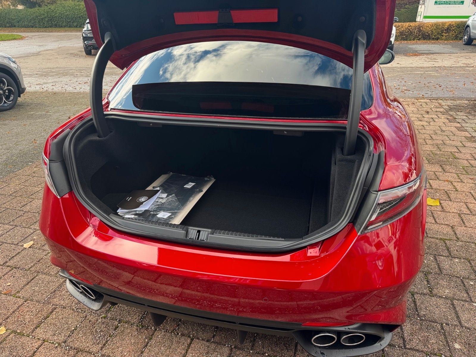 Fahrzeugabbildung Alfa Romeo Giulia 2.9 V6 Quadrifoglio Techpak. 19", Etna