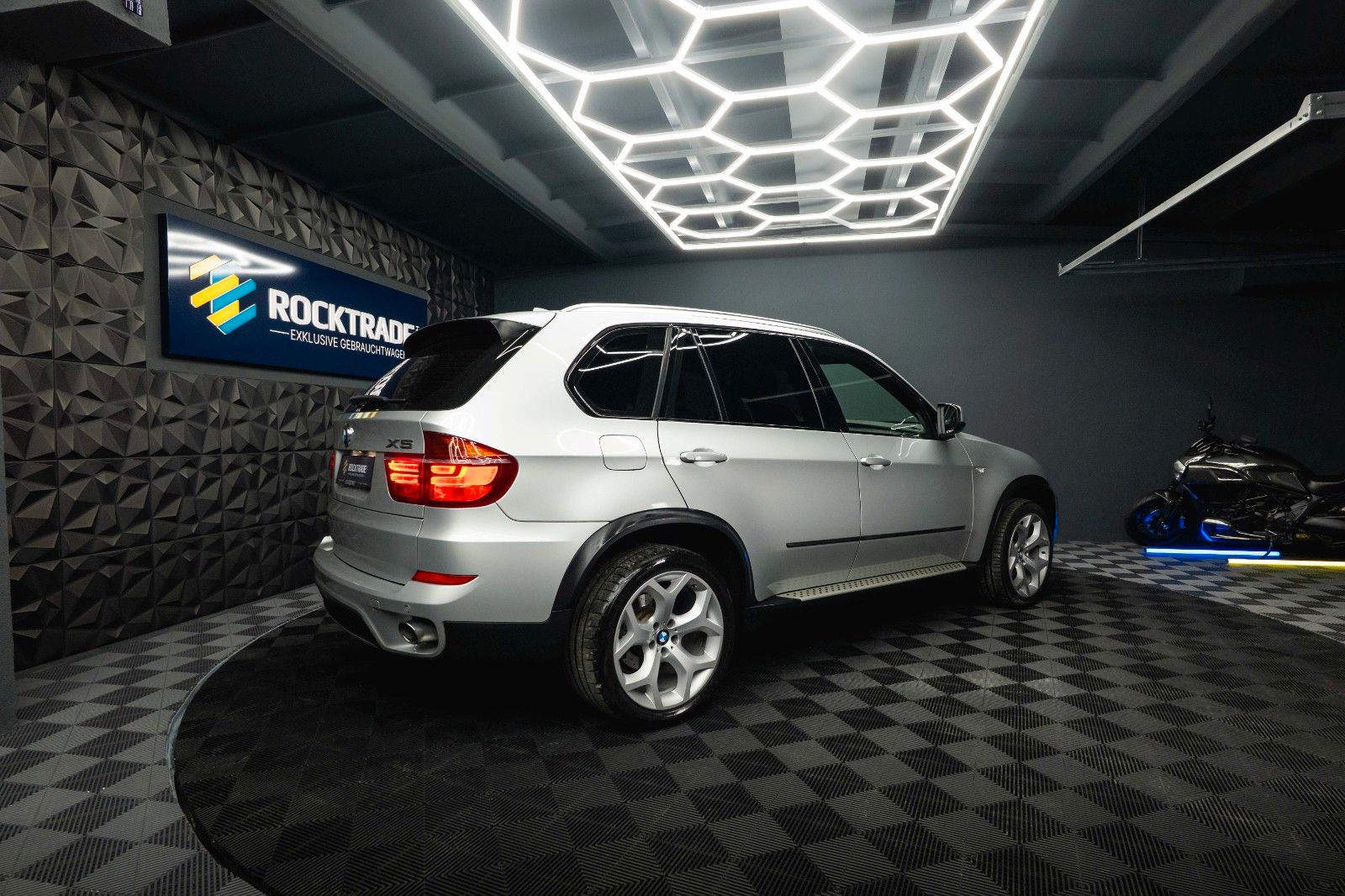 Fahrzeugabbildung BMW X5 xDrive 30d M Sport *TÜV NEU*Xenon*Facelift*