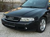 Audi A4 B5 1.8 Avant TÜV NEU Reifen NEU Auspuff NEU - aus 2000: Kombi