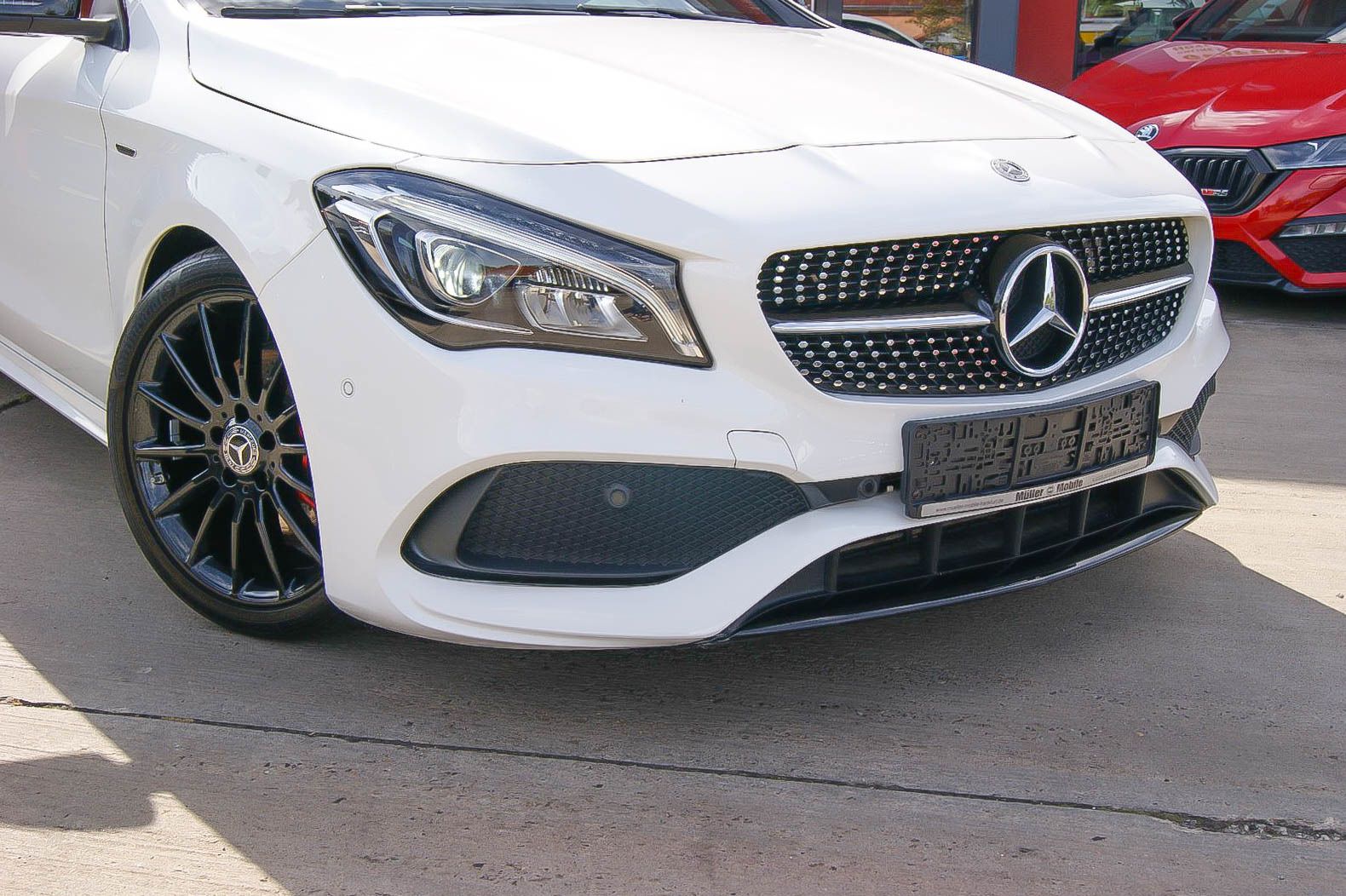 Fahrzeugabbildung Mercedes-Benz CLA 180 7G-DCT Urban Style Edition AMG PANORAMA