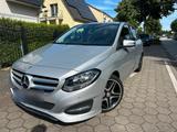 Mercedes-Benz Mercedes B 180 mit Schwenksitz - Mercedes-Benz B 180 mit Benzin-Antrieb: Bluetooth, Kleinwagen