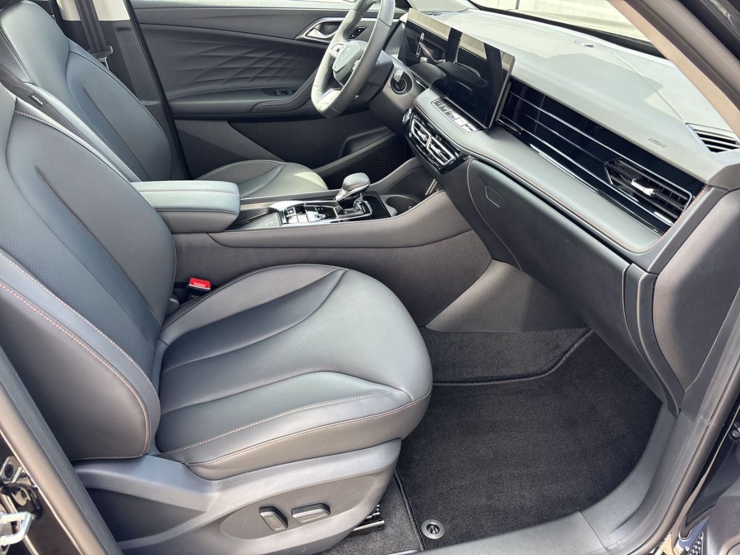 Fahrzeugabbildung MG HS Hybrid+ Luxury MY25.5  TOP FINANZ*  Angebot
