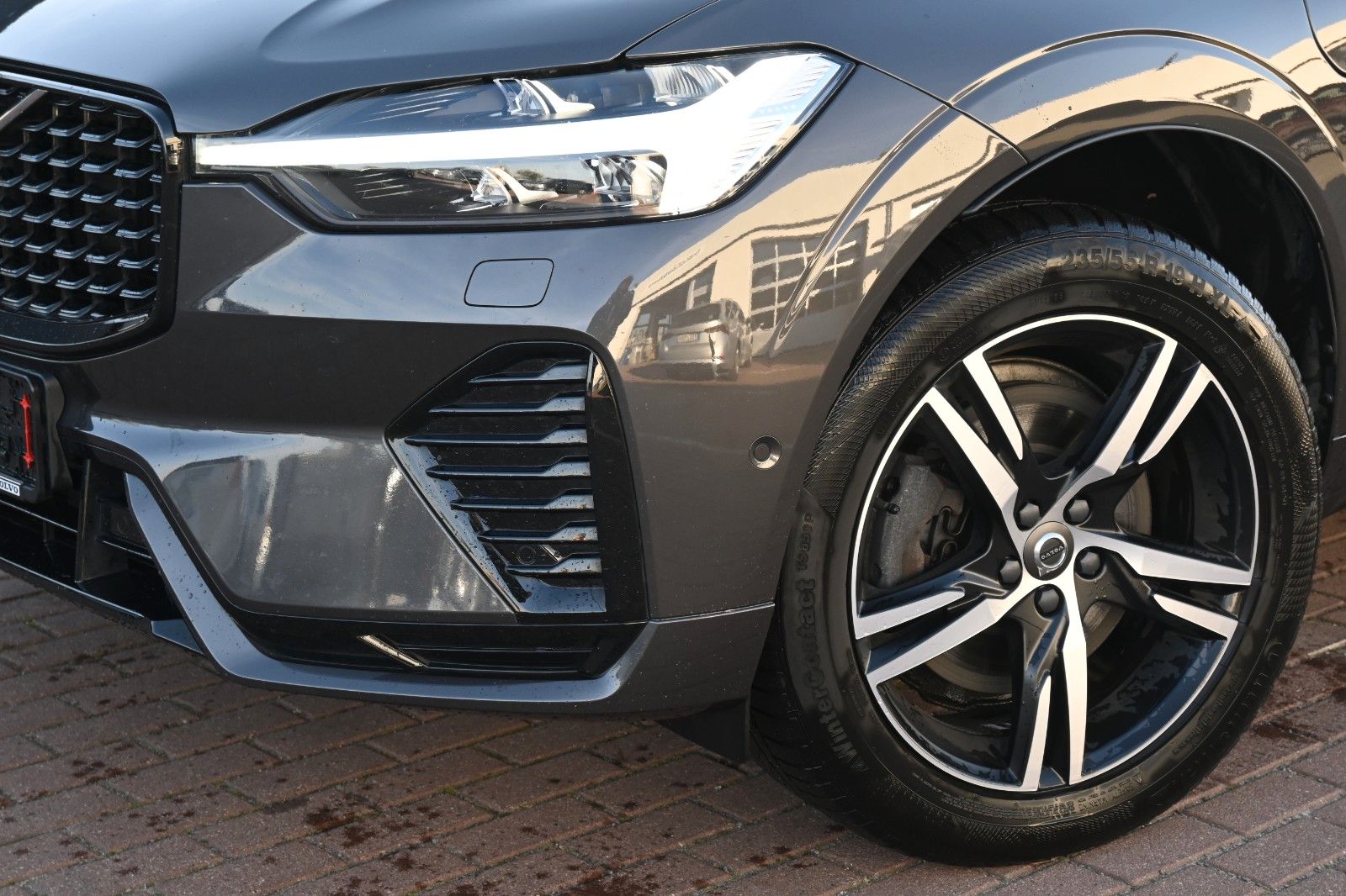 Fahrzeugabbildung Volvo XC60 T8 R-Design PHEV* AWD*AHK*NAV*ACC*PANO*