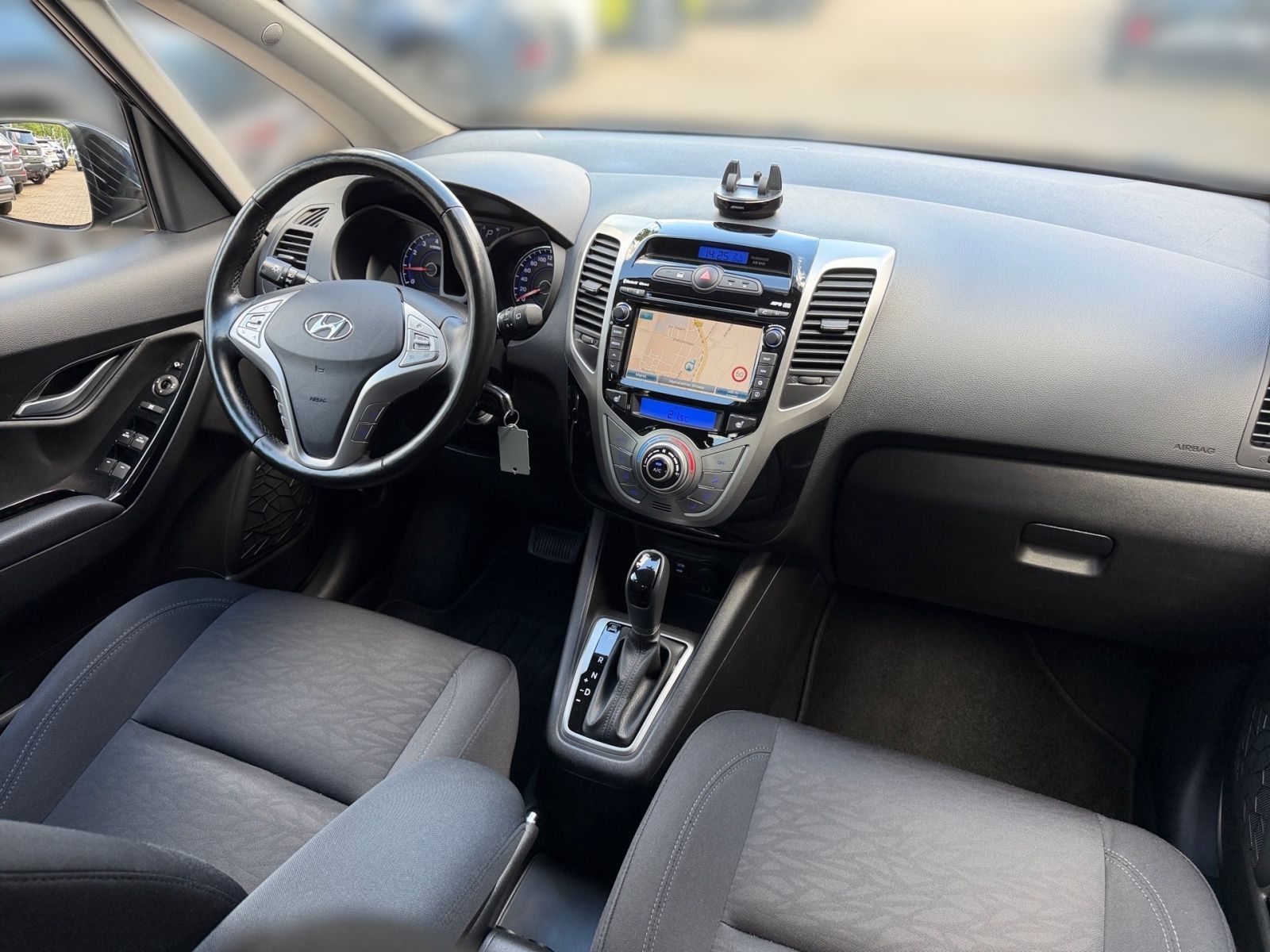 Fahrzeugabbildung Hyundai ix20 1.6 Automatik Space Plus Navi