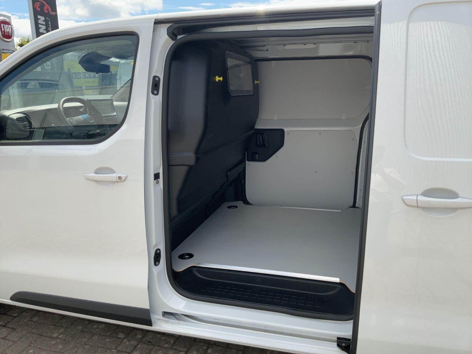 Fahrzeugabbildung Fiat Scudo L3 145 PS Automatik, Kamera, LED