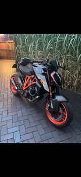 KTM 1290 Super Duke - KTM MOTORRAD