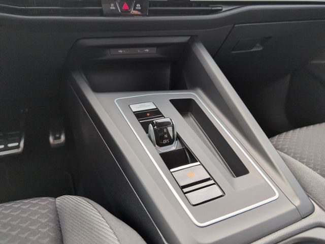 Golf VIII 2.0 TDI DSG ACTIVE AHK+LED+NAVI+RFK+SH