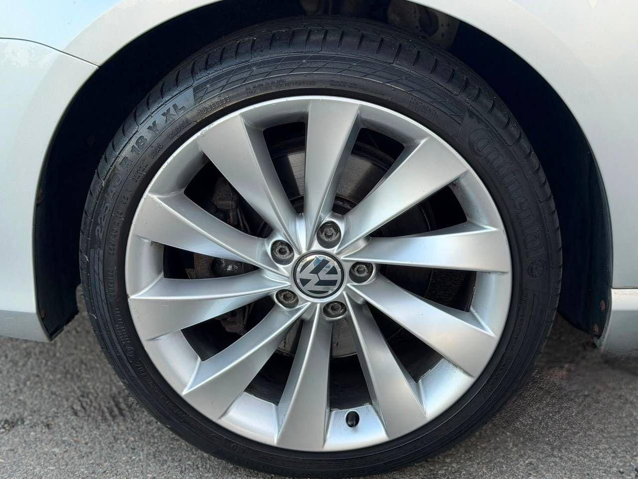 Volkswagen Passat 2012 — photo 13