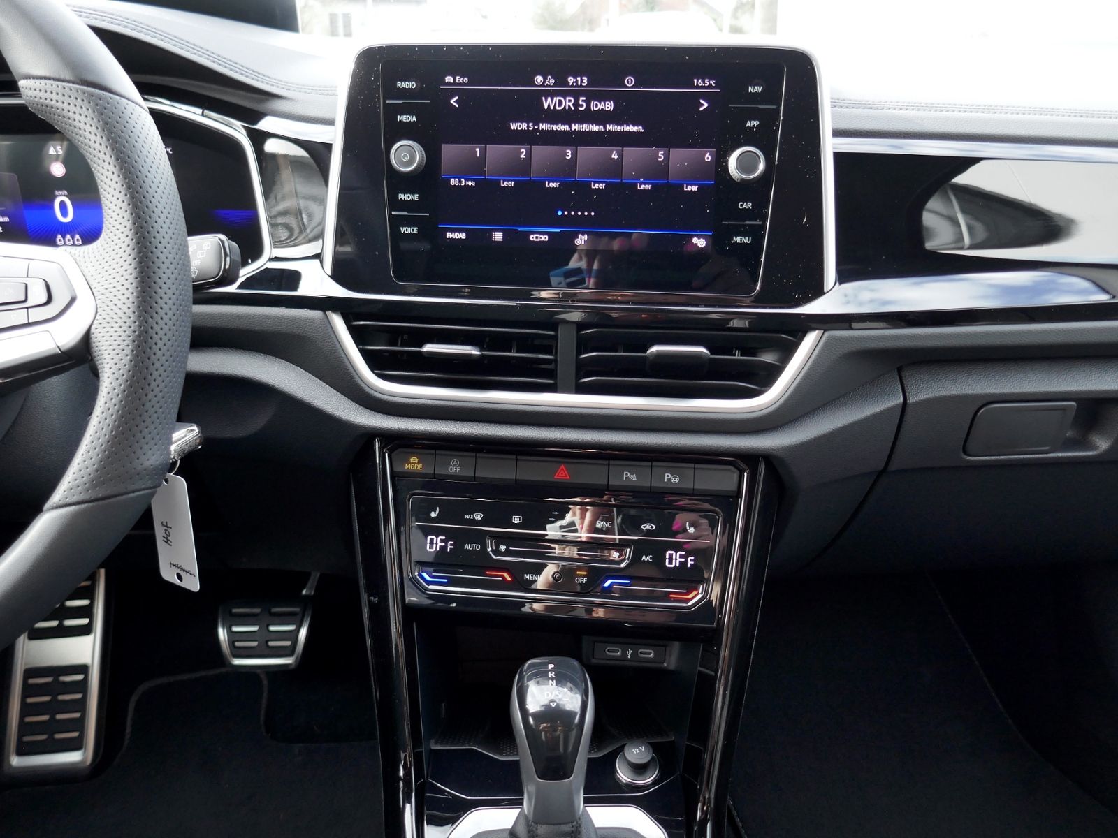 Fahrzeugabbildung Volkswagen T-Roc R-Line 1.5 TSI DSG | LED AHK RFK ACC