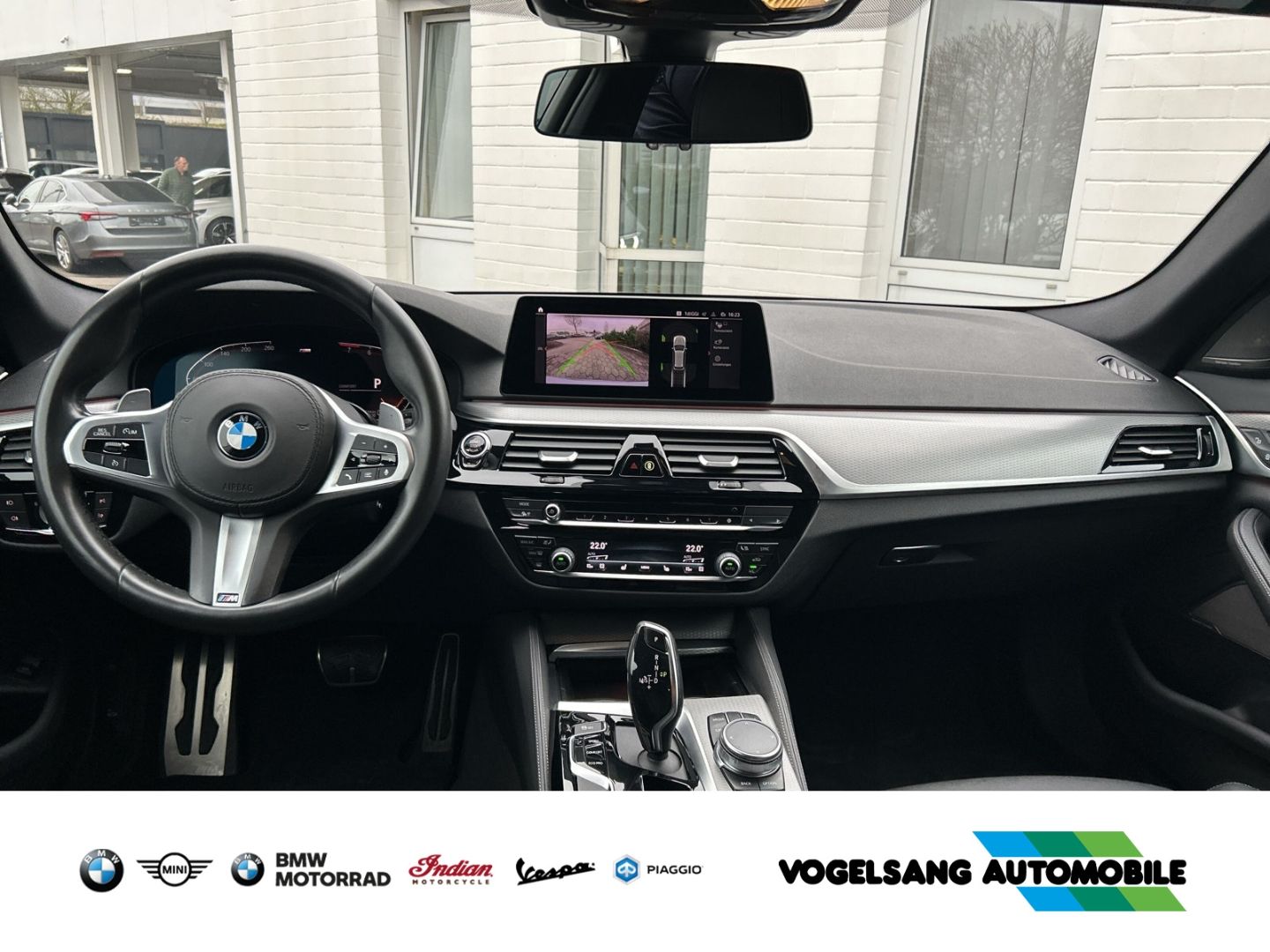 Fahrzeugabbildung BMW 540 i xDrive Touring M Sport Park-Assistent Head