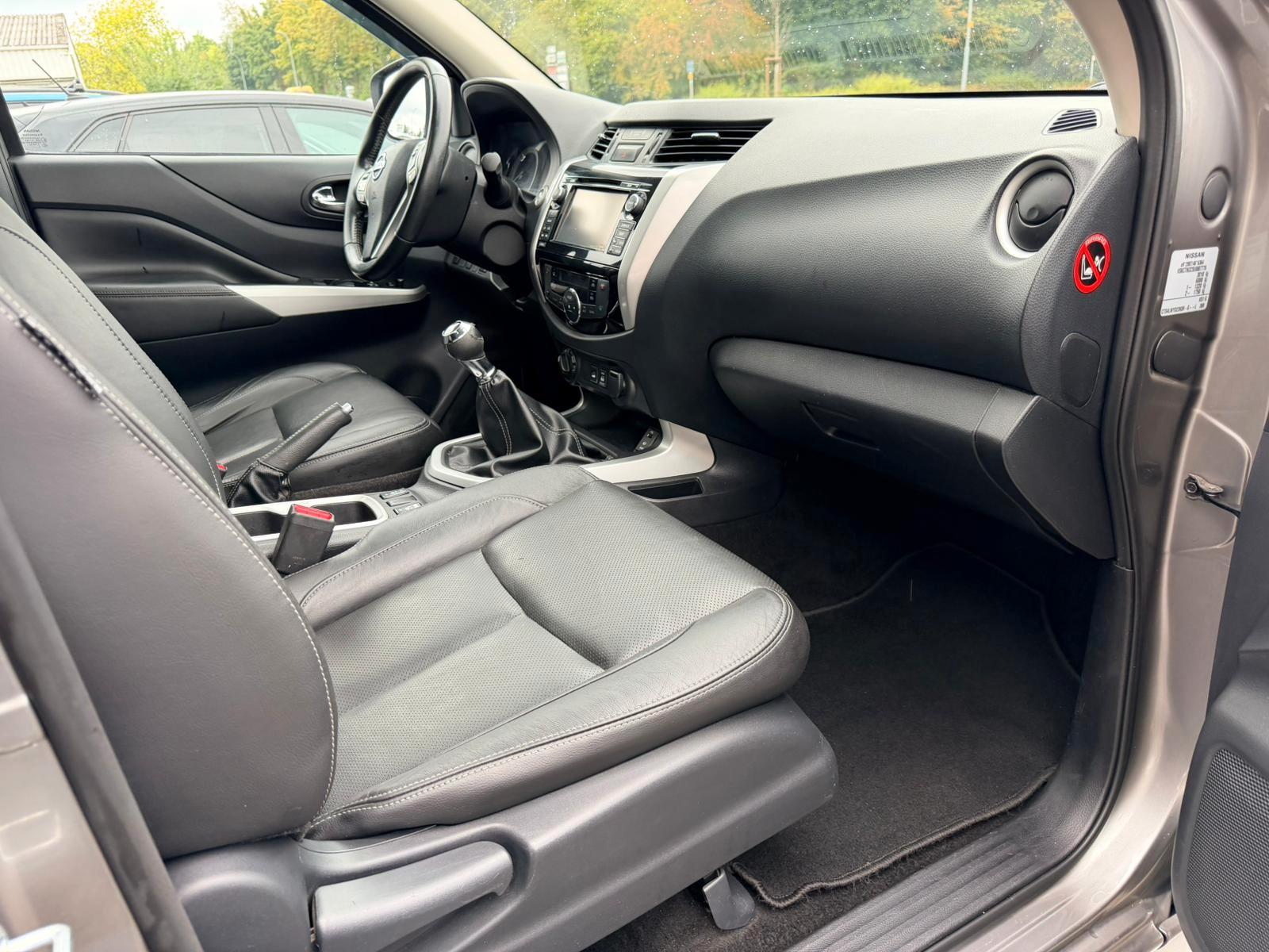 Nissan NP300 Tekna Double Cab4x4/RostFrei/360Kam