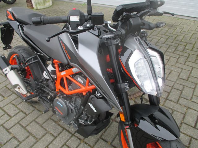 KTM DUKE390